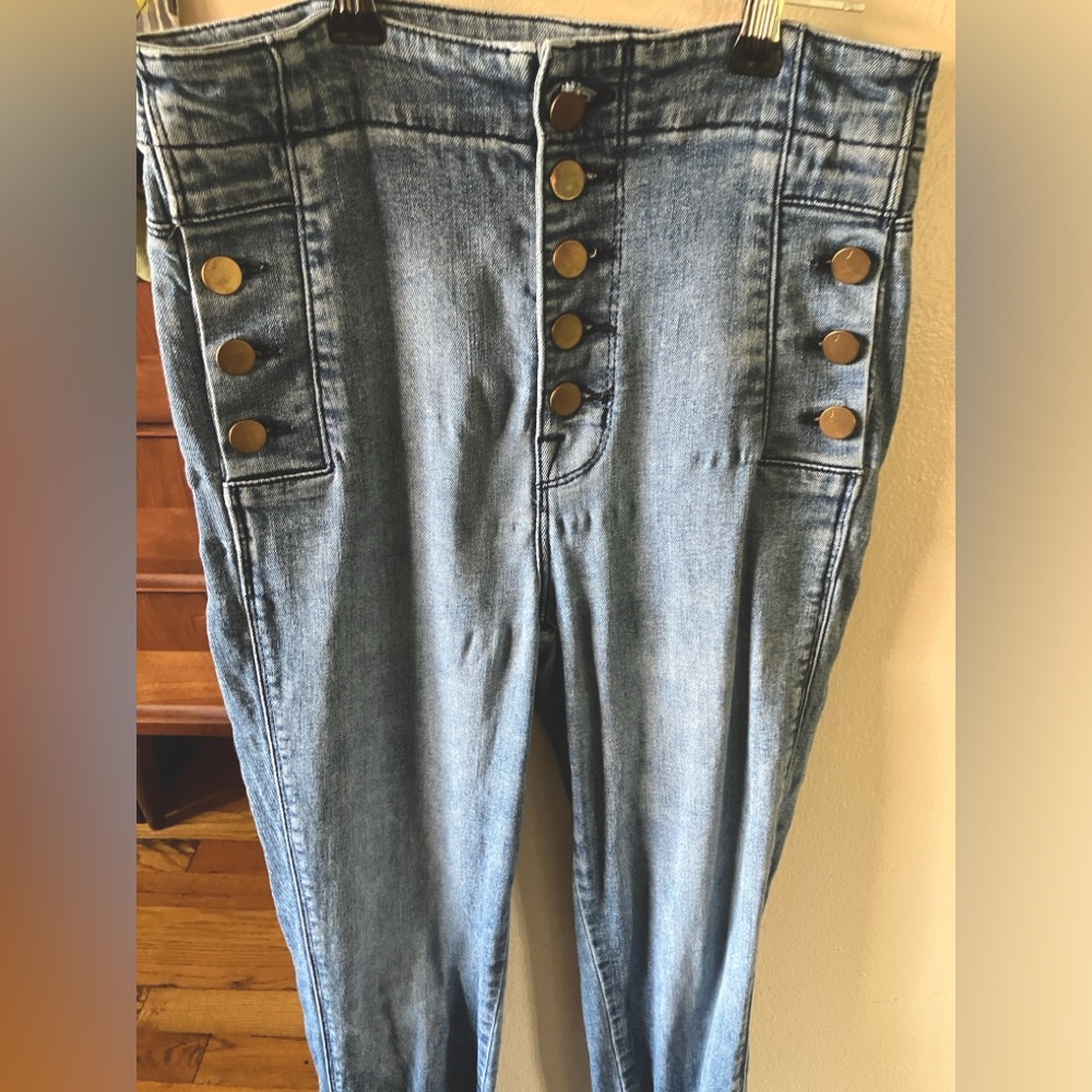 Stylish Blue High-Waisted Women Jeans- slim fit